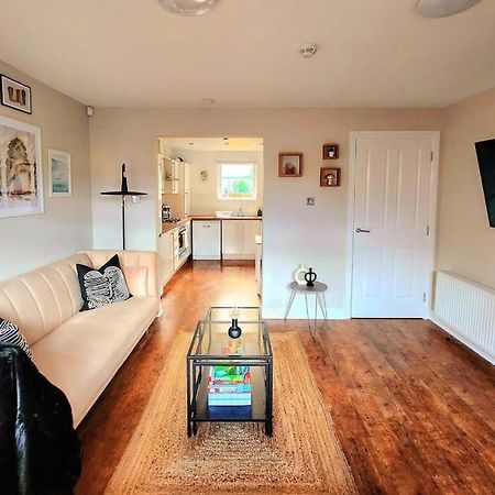 Modern 5 Bedroom Townhouse With Free Parking Glasgow Bagian luar foto