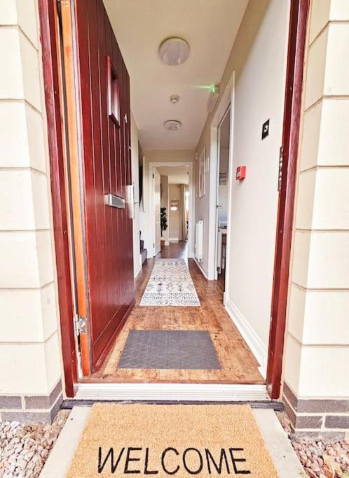 Modern 5 Bedroom Townhouse With Free Parking Glasgow Bagian luar foto